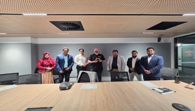 Bangladesh delegation team photo at Monash University, Melbourne